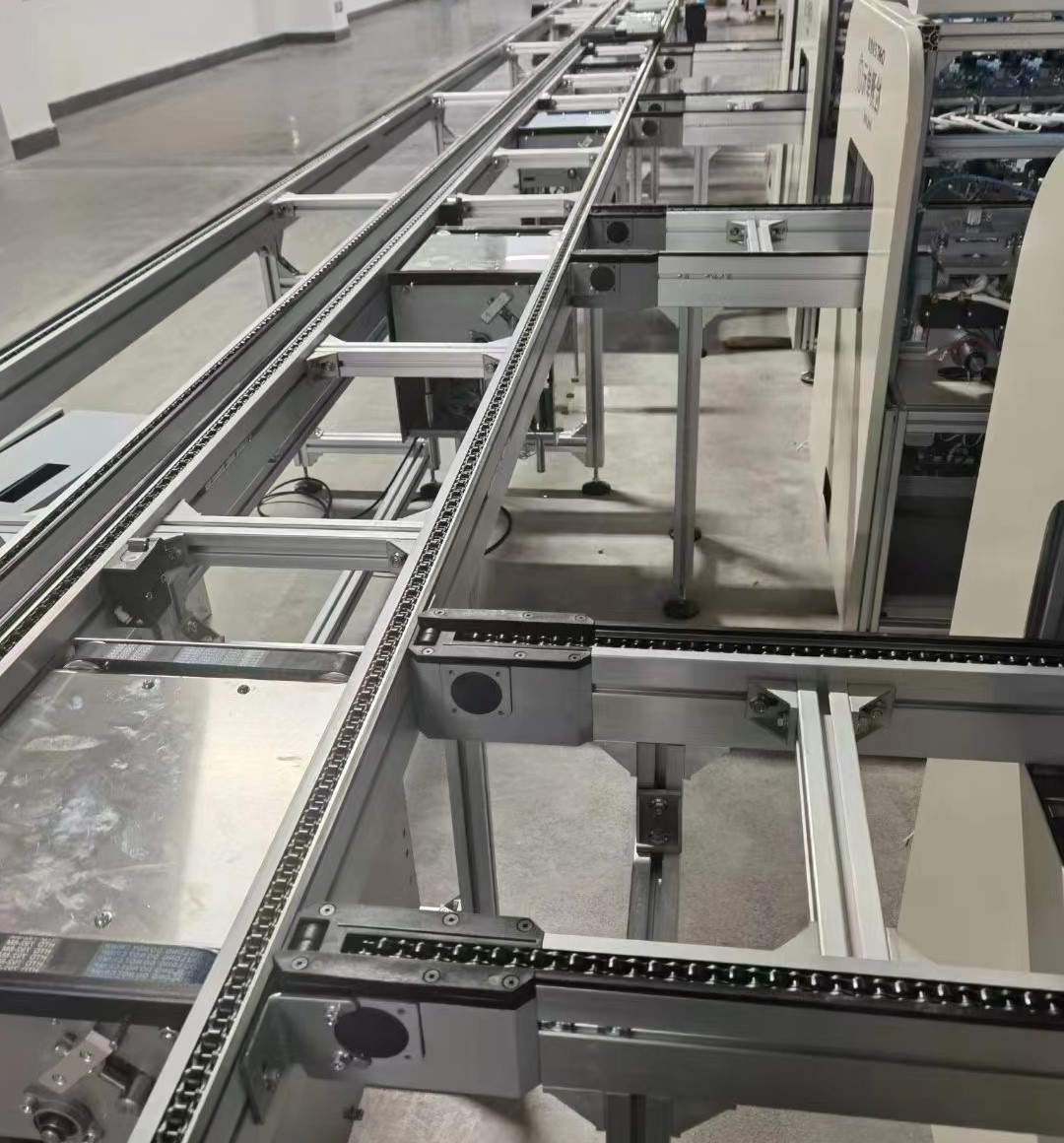 青島樂途行鏈條輸送機(jī).jpg 青島樂途行鏈條輸送機(jī).jpg